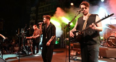 İkilem grubu Kemer'de konser verdi