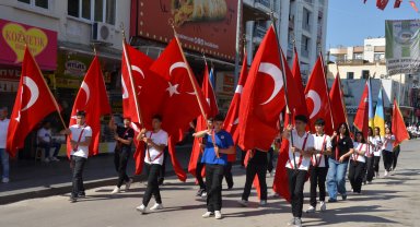 Serik'te Gençlik Yürüyüşü