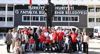 Temsili askerlik yapacak engelli bireylere davullu-zurnalı uğurlama