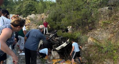 Antalya- Devrilen kamyonun sürücüsü öldü Video eklendi