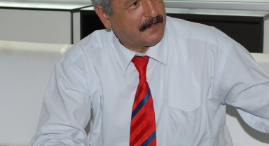 Gazeteci Zeki Özer hayatını kaybetti
