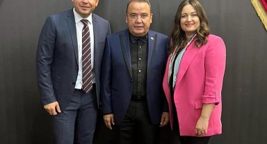 Başkan vekili Özdemir'in ailesinde görev değişiklikleri