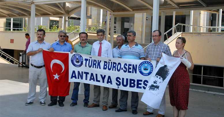 Adliye önünde eylem yaptılar