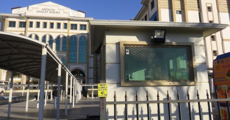 Adliyede "güvenlik" alarmı