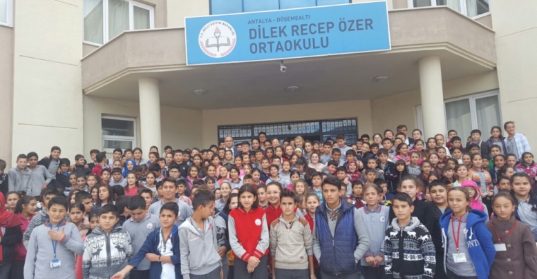 AK KADINLAR GELECEĞİ AYDINLATIYOR