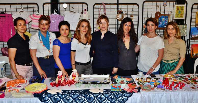 AKHEM yararına sergi