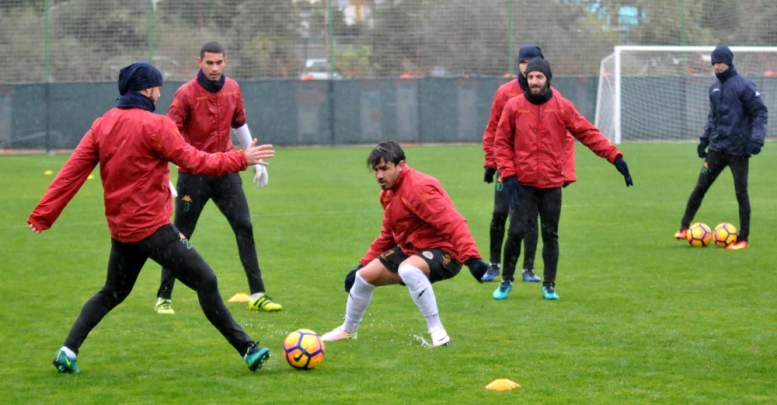 Alanyaspor’da Cimbom mesaisi