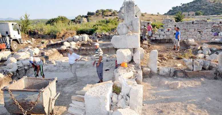 Antik Patara’da arkeolojik kazılar