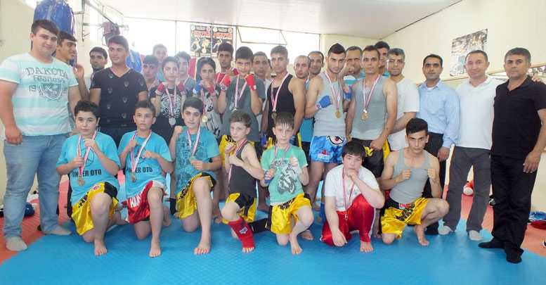 Avşar, sporcularını onurlandırdı