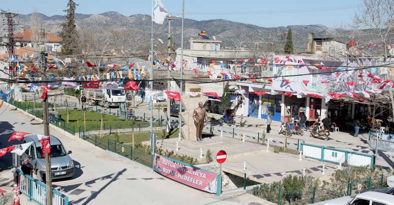 BAŞKAN TURSUN BADEMAĞACI’NDA