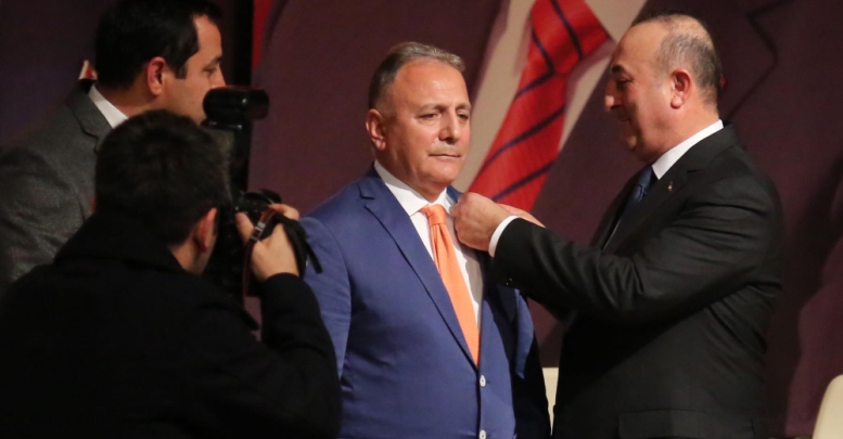 Beşiktaş, Ak Parti'ye geçti