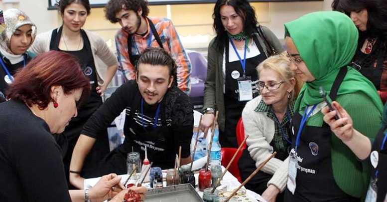 Boyalar suyla dans etti