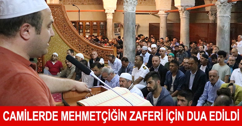 Camilerde Mehmetçiğin zaferi için dua edildi
