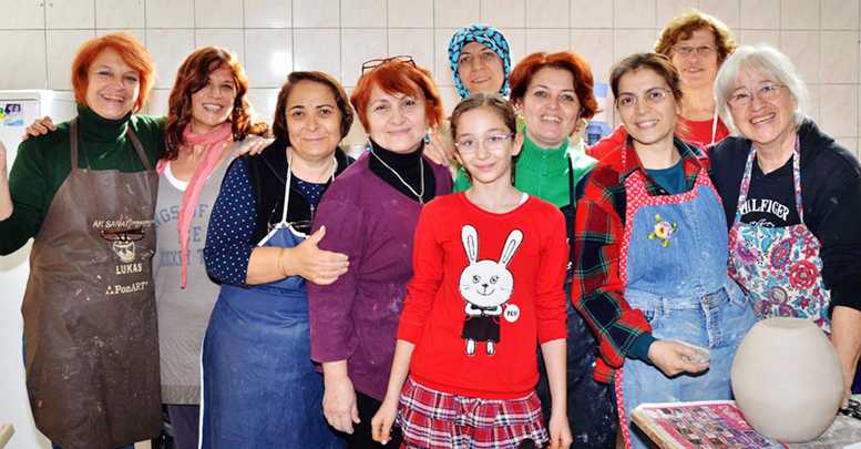 Çamurla stres atıyorlar
