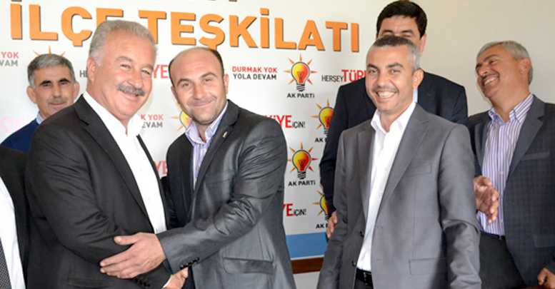CHP'DEN AK PARTİ'YE GEÇTİ