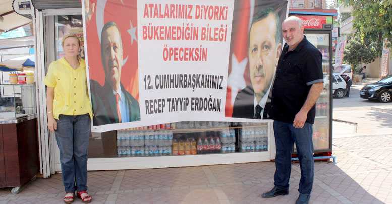 CHP’ye pankartlı gönderme