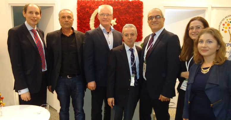 Çiçeğin merkezinde TÜRK RÜZGARI