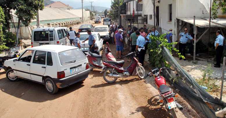 Çiftçiler yol kesti