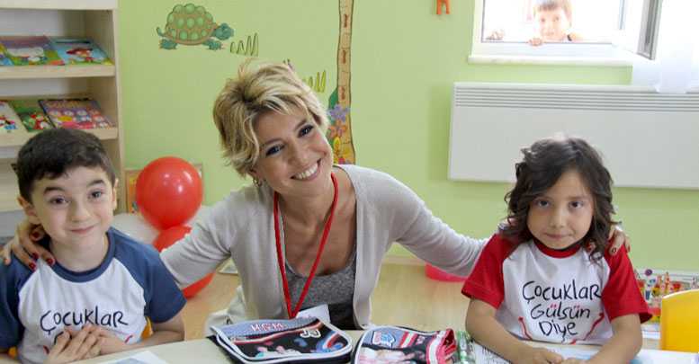 Çocuklar Gülsün Diye