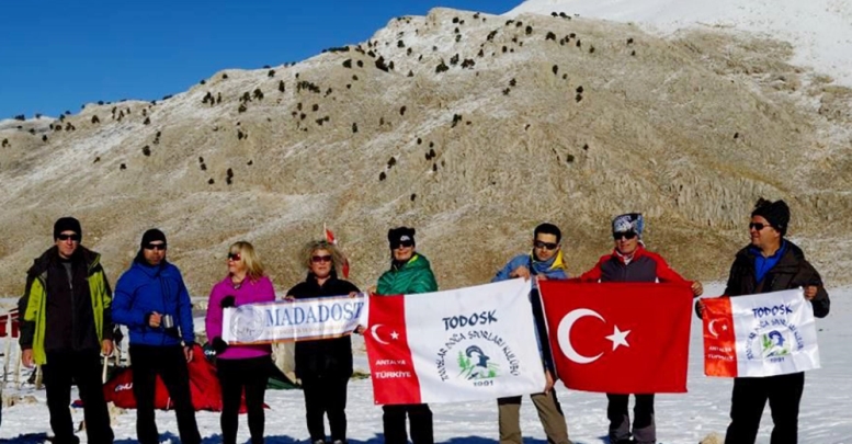 Dağcılar Akdağ'a tırmandı