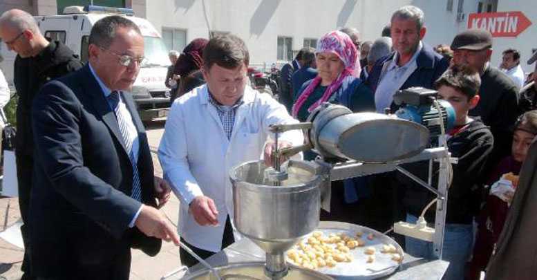 DOKTORLAR LOKMA DAĞITTI