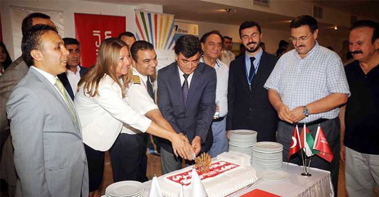 Dubai’den ilk uçak Antalya’da