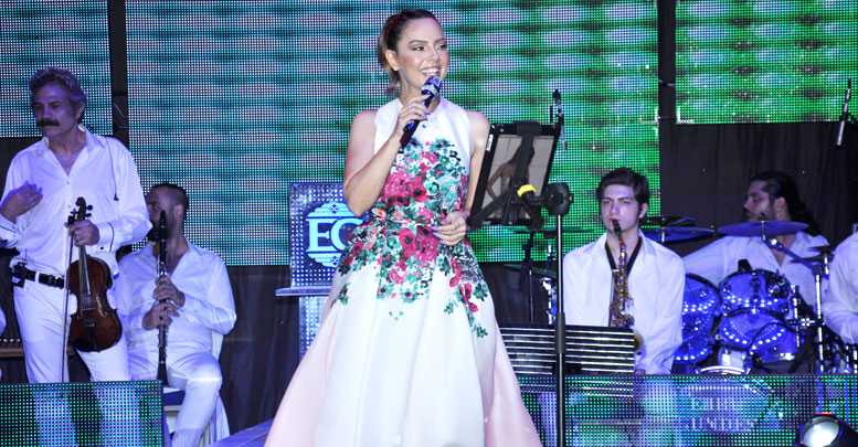 Ebru Gündeş’ten yaz konserleri