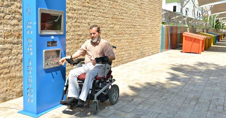 Engelli araçları için şarj istasyonu