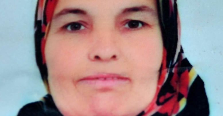 Eşini keserle öldürdü