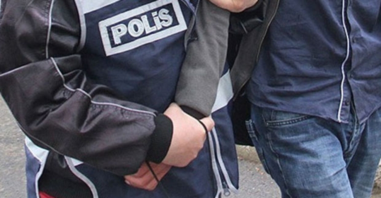 Eski istihbaratçılara tutuklama şoku