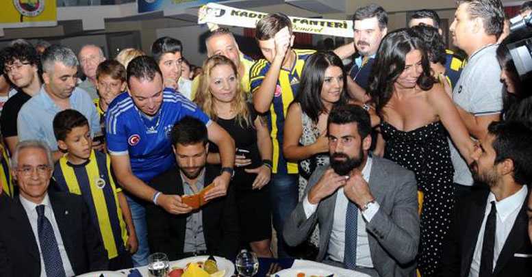 Fenerbahçe Antalya'da şampiyonluğunu kutladı