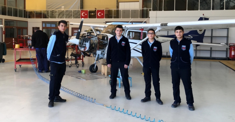 Geleceğin uçak teknisyenleri uçtu