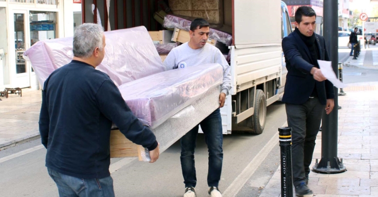İhtiyaç sahiplerine eşya yardımı