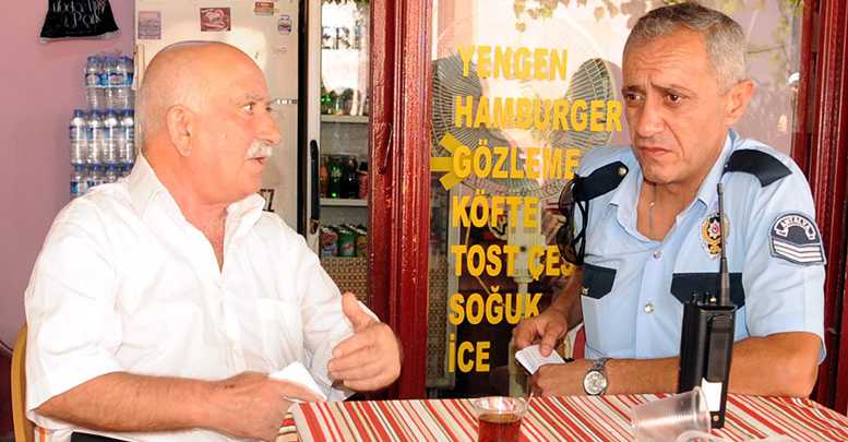 Kavga ayırırken parasını kaptılar