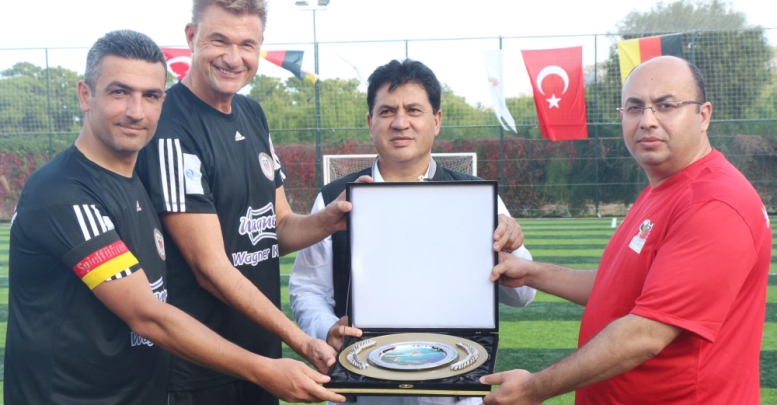 Kemer’de dostluk kazandı