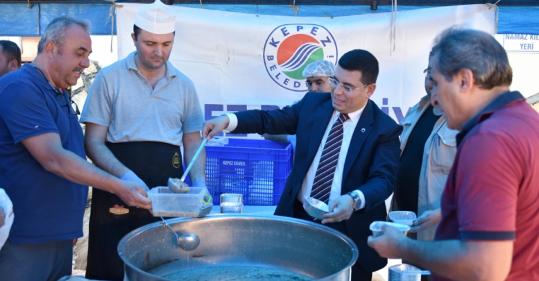 Kepez’den aşure ikramı