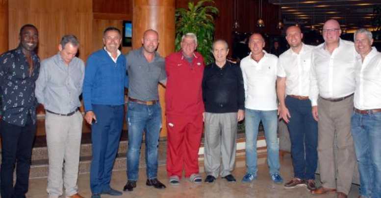 Kimsesiz çocuklar için golf oynadılar