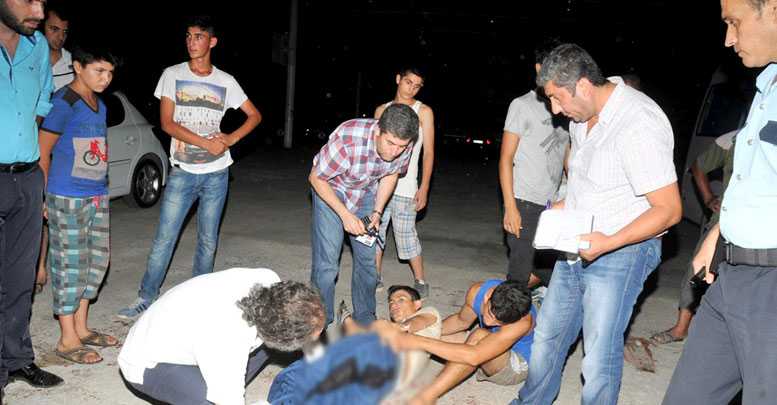 Kız kardeşine laf atanları bıçakladı