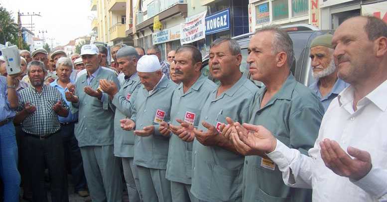 Korkuteli’de hacı adayları uğurlandı