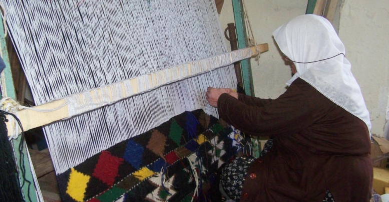 Korkuteli'de kilim dokumacılığı kursu