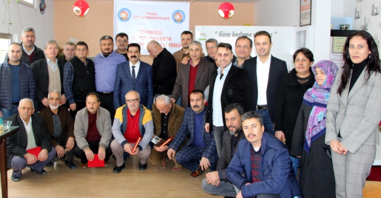 Kumluca'da esnafa plaket