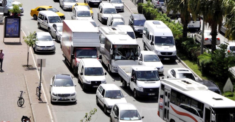 Kuralcı müdür’,