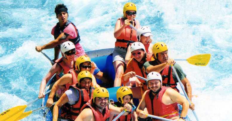 LİDOSK’lu doğaseverlerin rafting keyfi