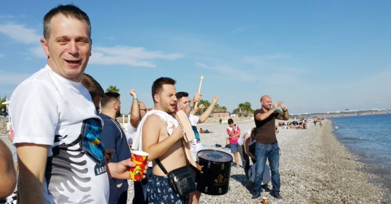Maç öncesi deniz keyfi