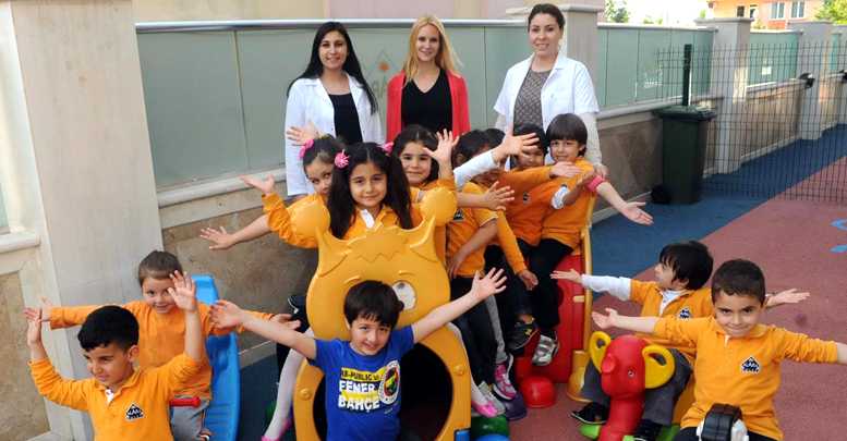 Miniklere çift dilli eğitim