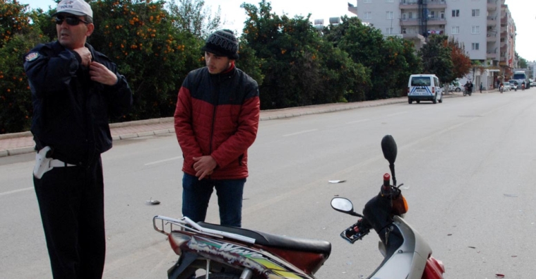 Motosiklete çarpıp kaçtı