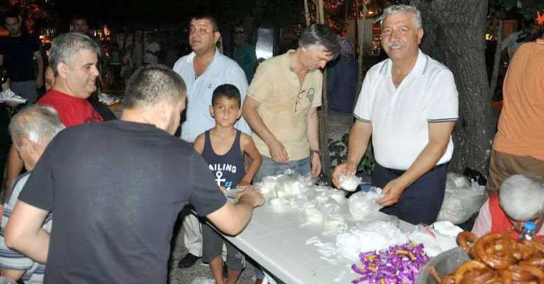 Muratpaşa EKK dondurma dağıttı