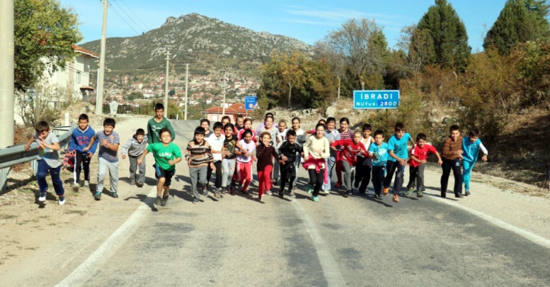 Öğrenciler 'Cumhuriyet' için koştu