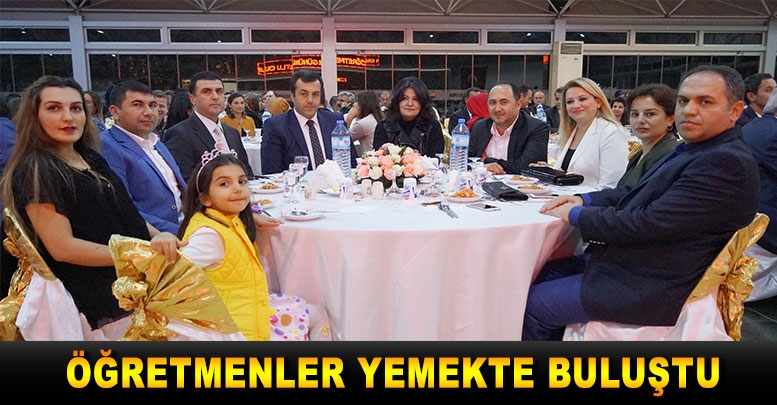 Öğretmenler yemekte buluştu
