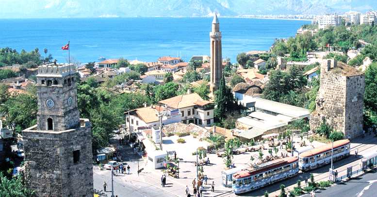 Online rezervasyonda Antalya birinci
